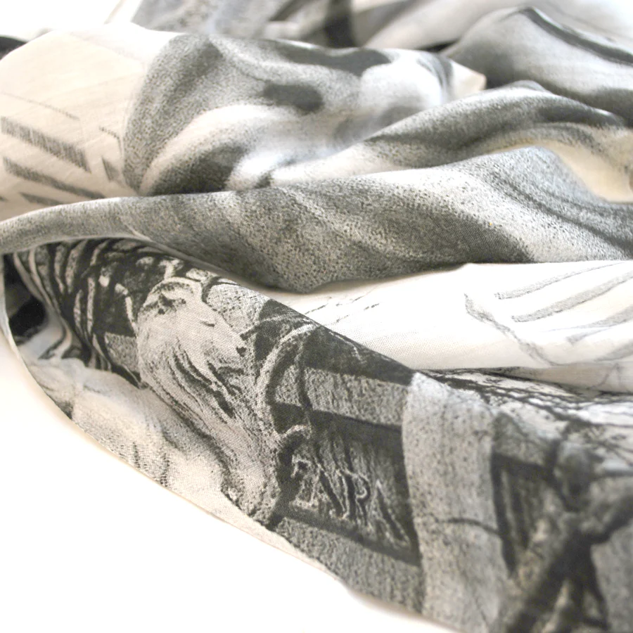 The New York Public Library Lion Scarf - Image 3