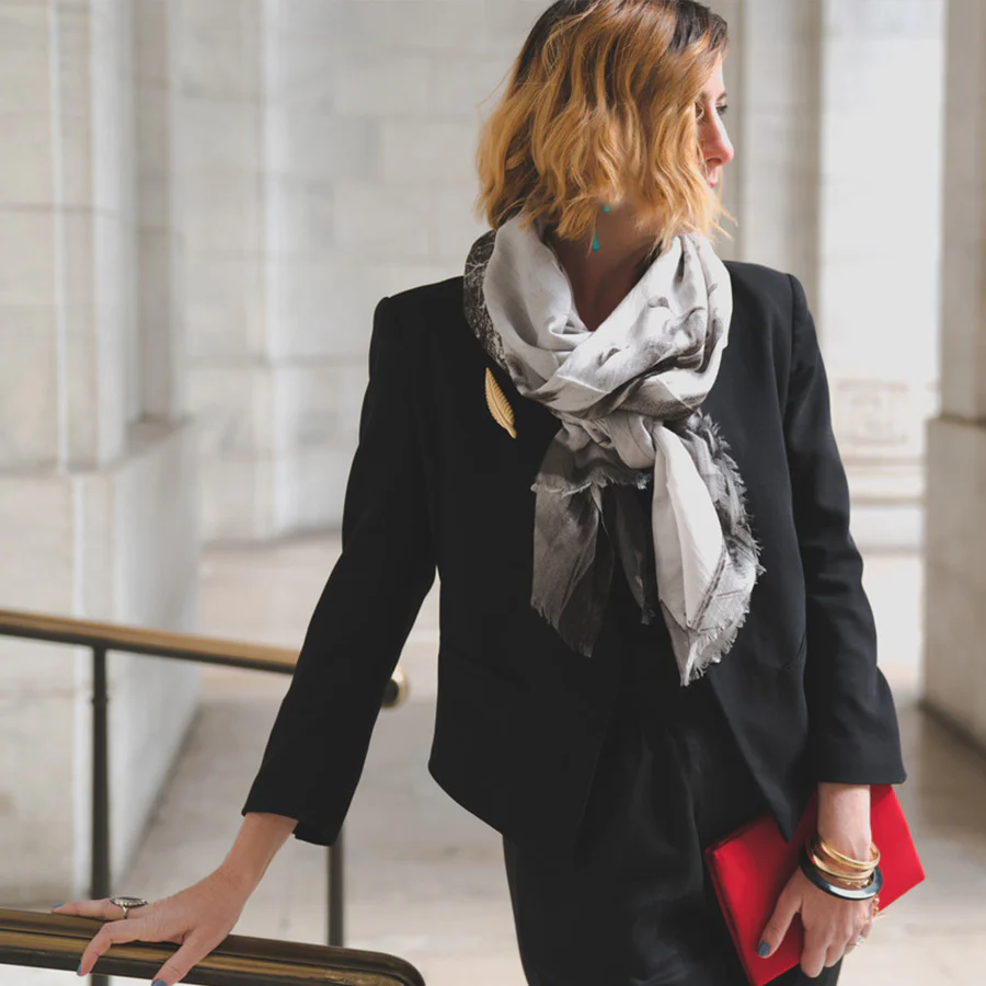 The New York Public Library Lion Scarf - Image 5