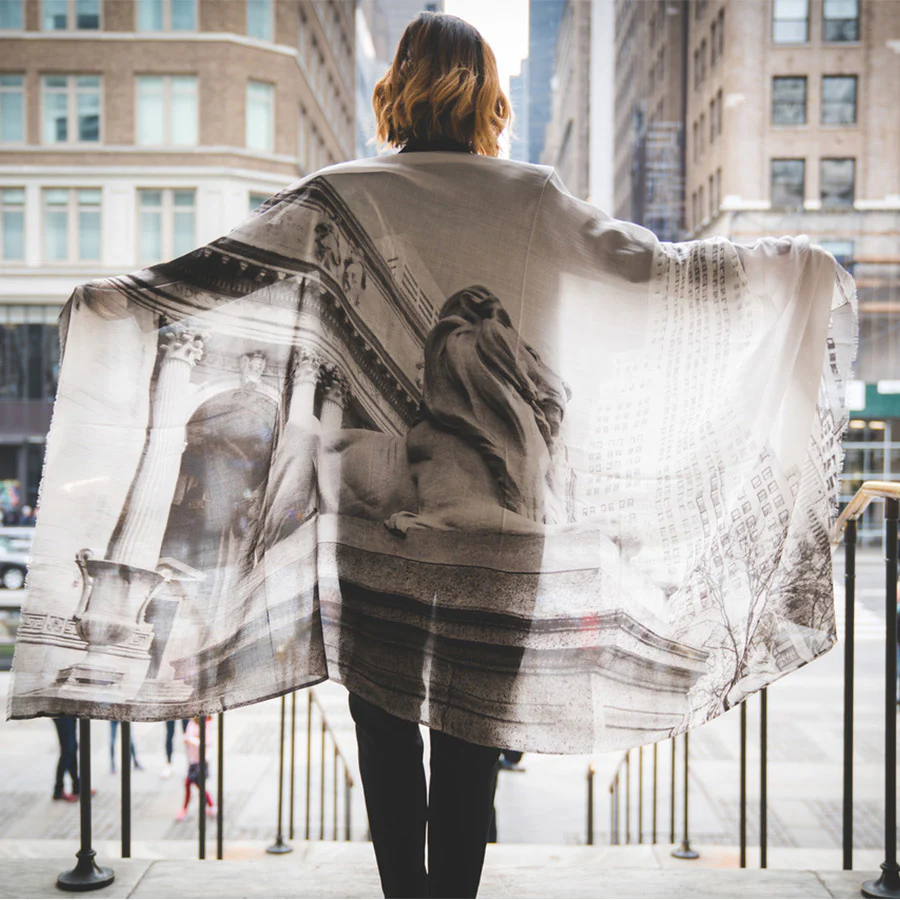 The New York Public Library Lion Scarf - Image 6